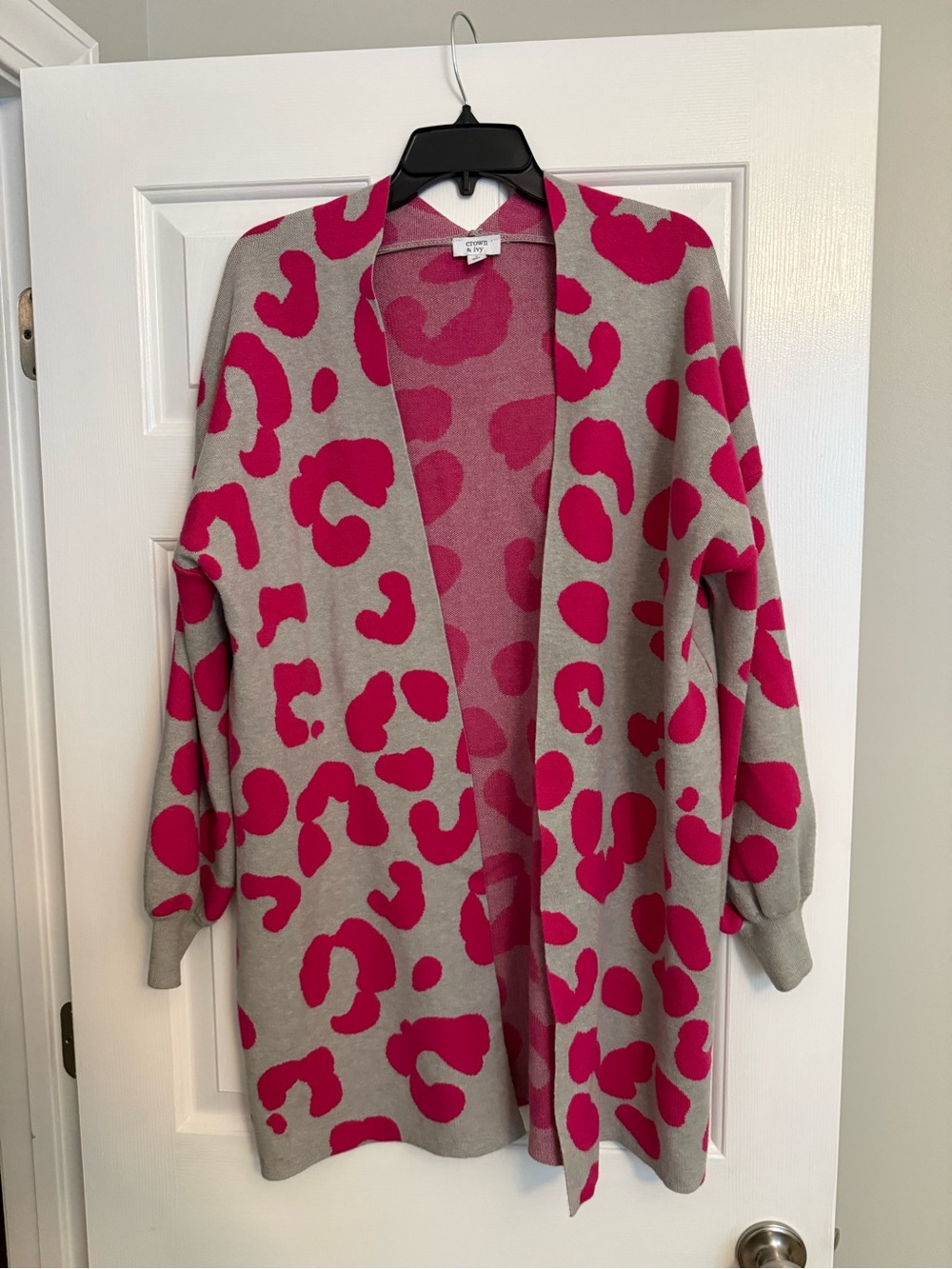 crown & ivy Gray Cardigan with Hot Pink Leopard Print